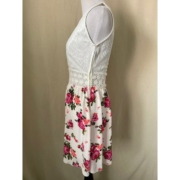 Rue 21 Creamy White Lace Top Floral lace & Colorful Floral Bottom Sleeveless Sun - Picture 11 of 14